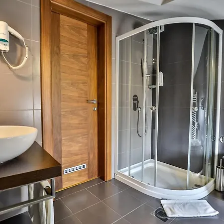 Boutique Golden Star 3* Tuzla