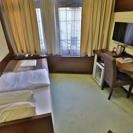 Hotel Boutique Golden Star 3*